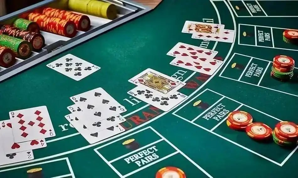 Tampilan layar permainan Spadegaming menampilkan gulungan, garis pembayaran, dan kontrol taruhan